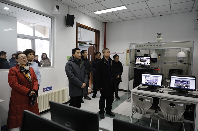 参观4.JPG 参观4.JPG