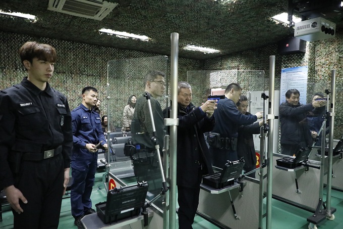 参观5.JPG 参观5.JPG